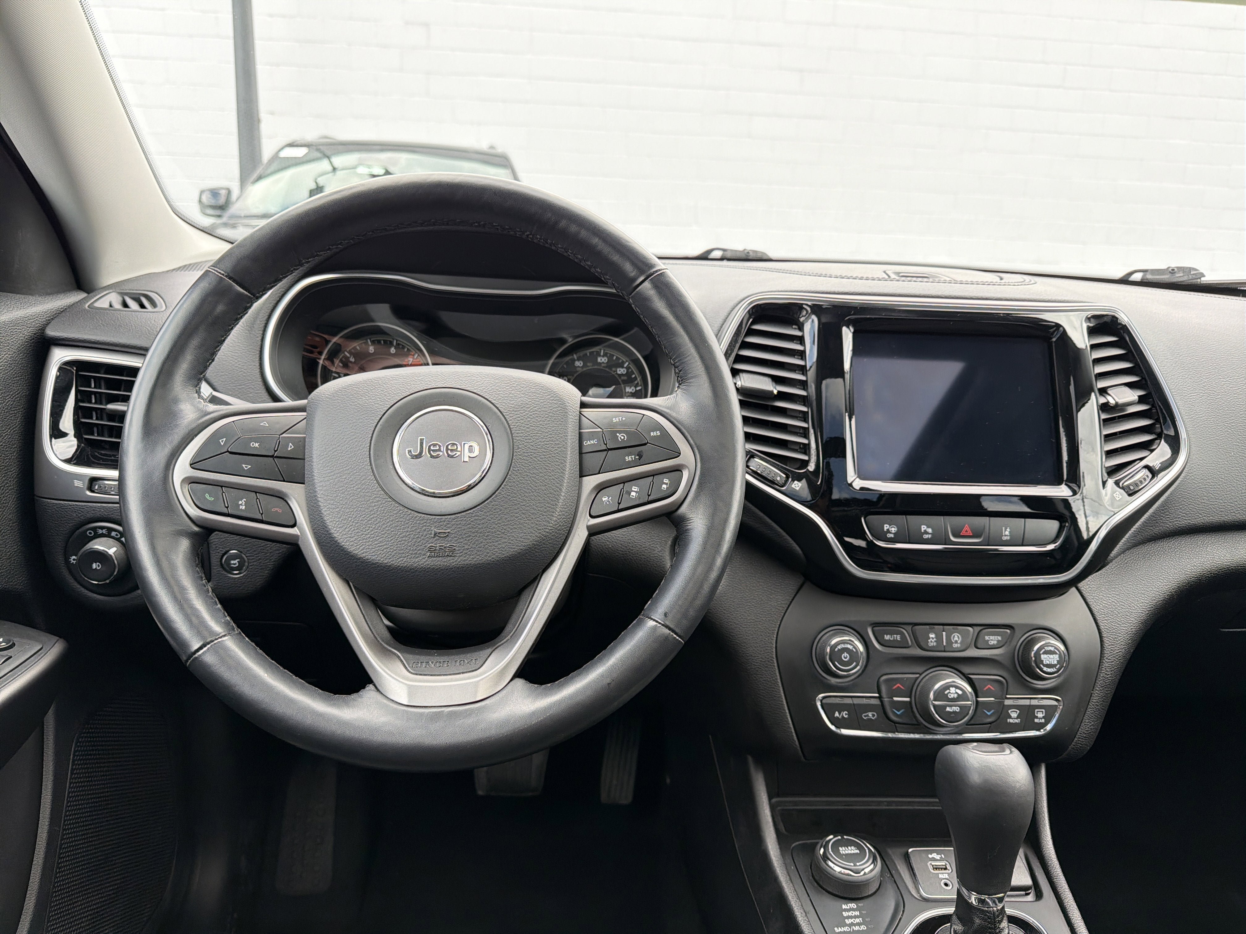 Used 2021 Jeep Cherokee Limited AWD/4WD image 13