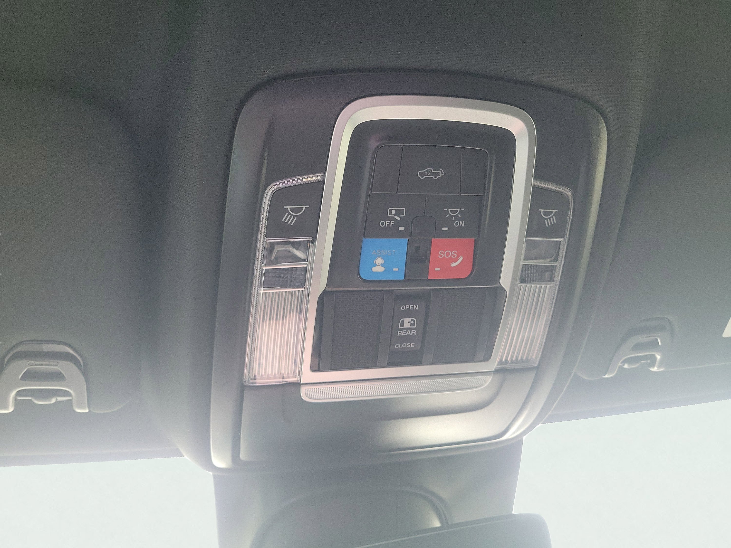 New 2026 RAM 2500 Laramie AWD/4WD image 34