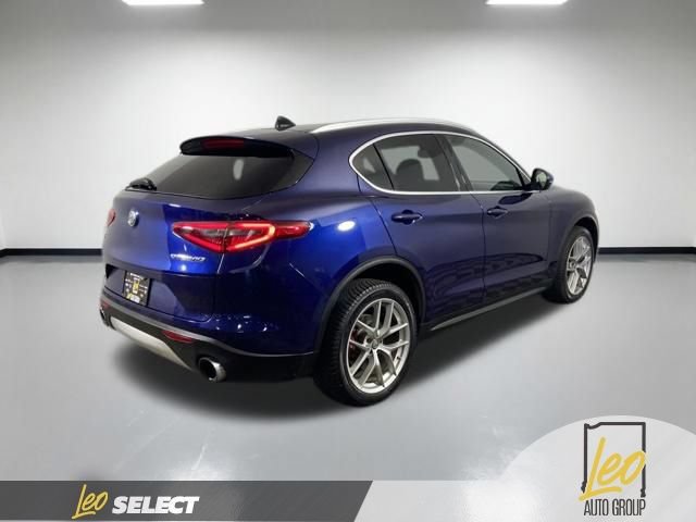 Used 2018 Alfa Romeo Stelvio Ti AWD/4WD image 5