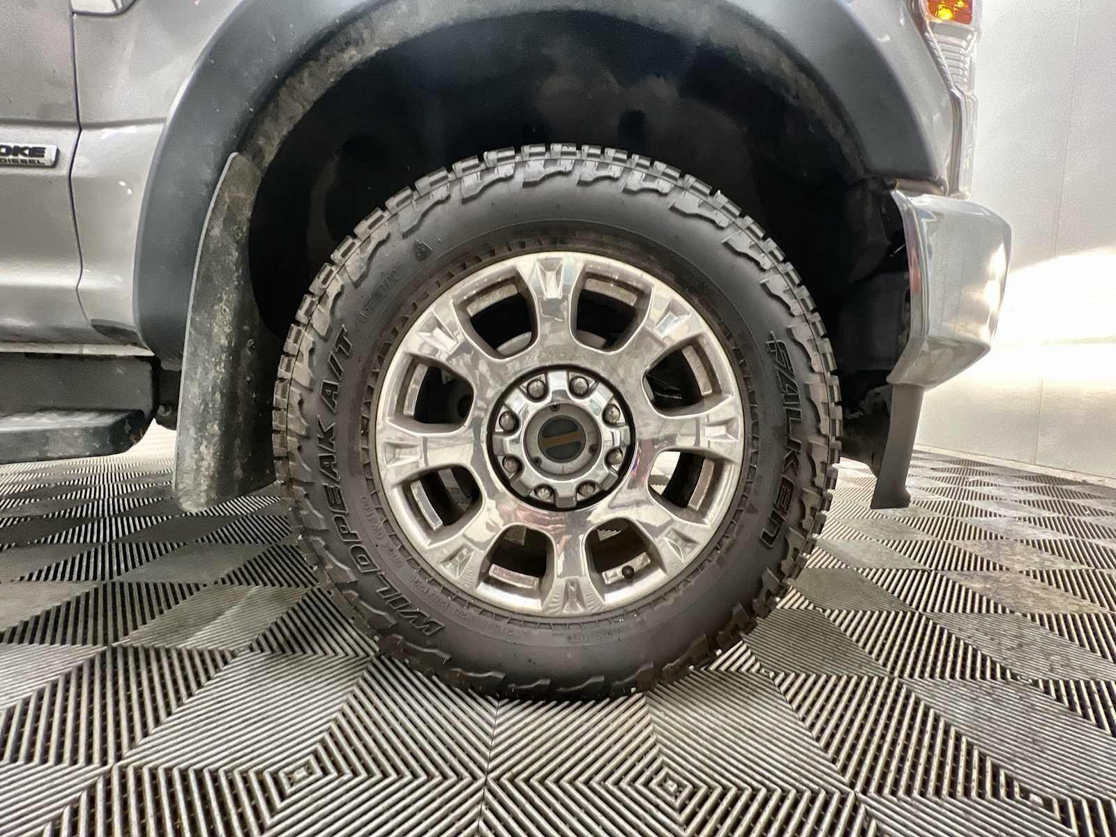 Used 2020 Ford F250 Lariat w/ Chrome Package image 18