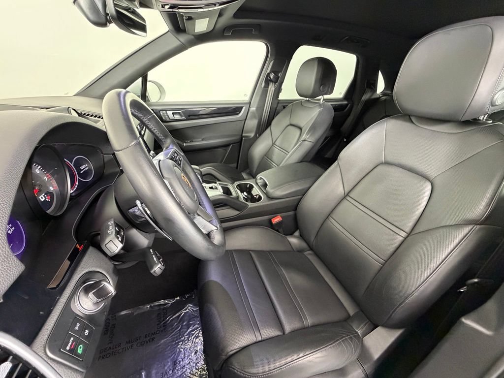 Certified 2023 Porsche Cayenne AWD/4WD image 5