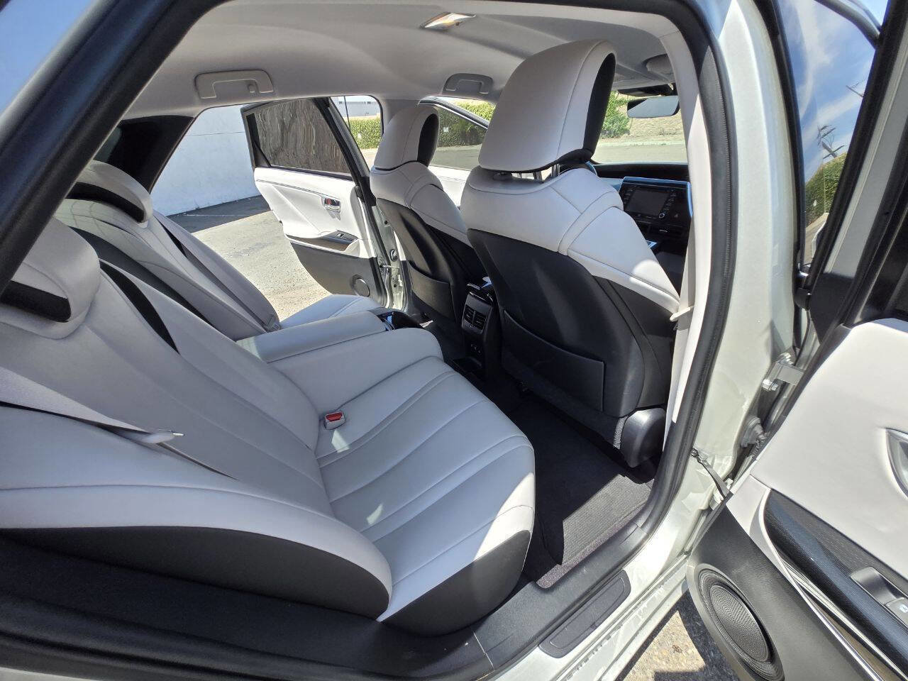 Used 2018 Toyota Mirai image 29