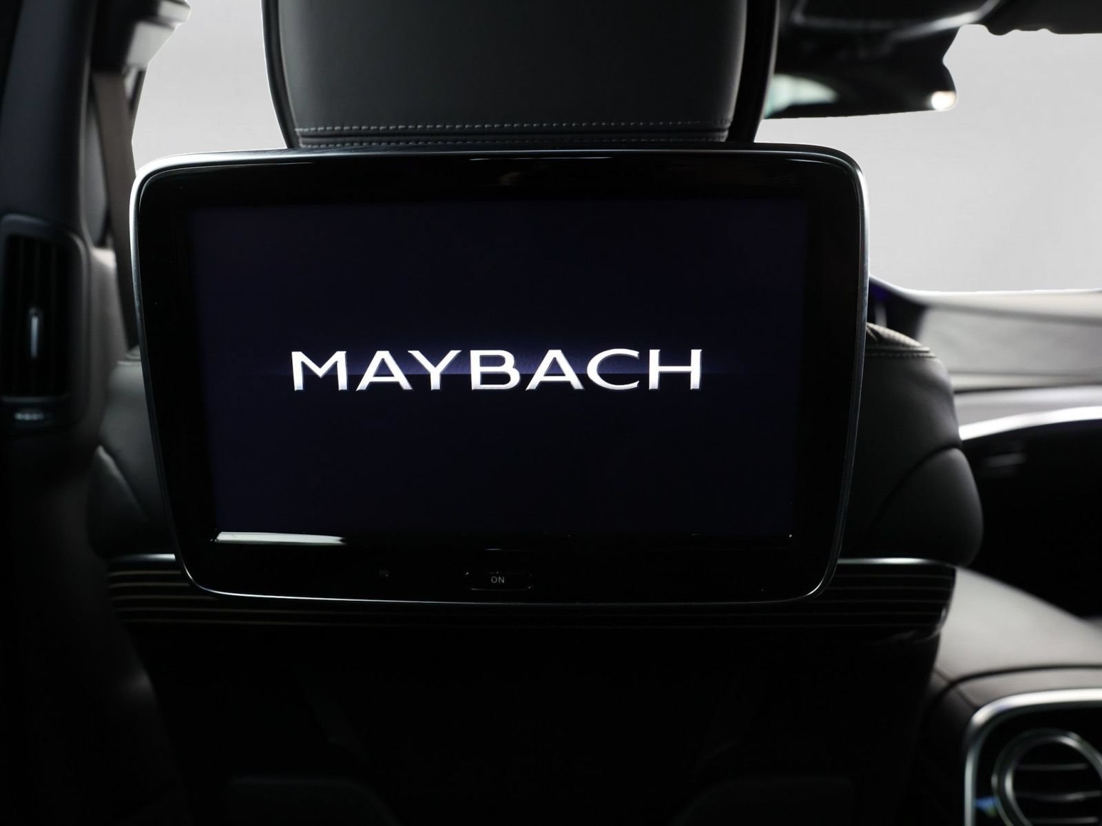 Used 2017 Mercedes-Benz Maybach S 600 image 23