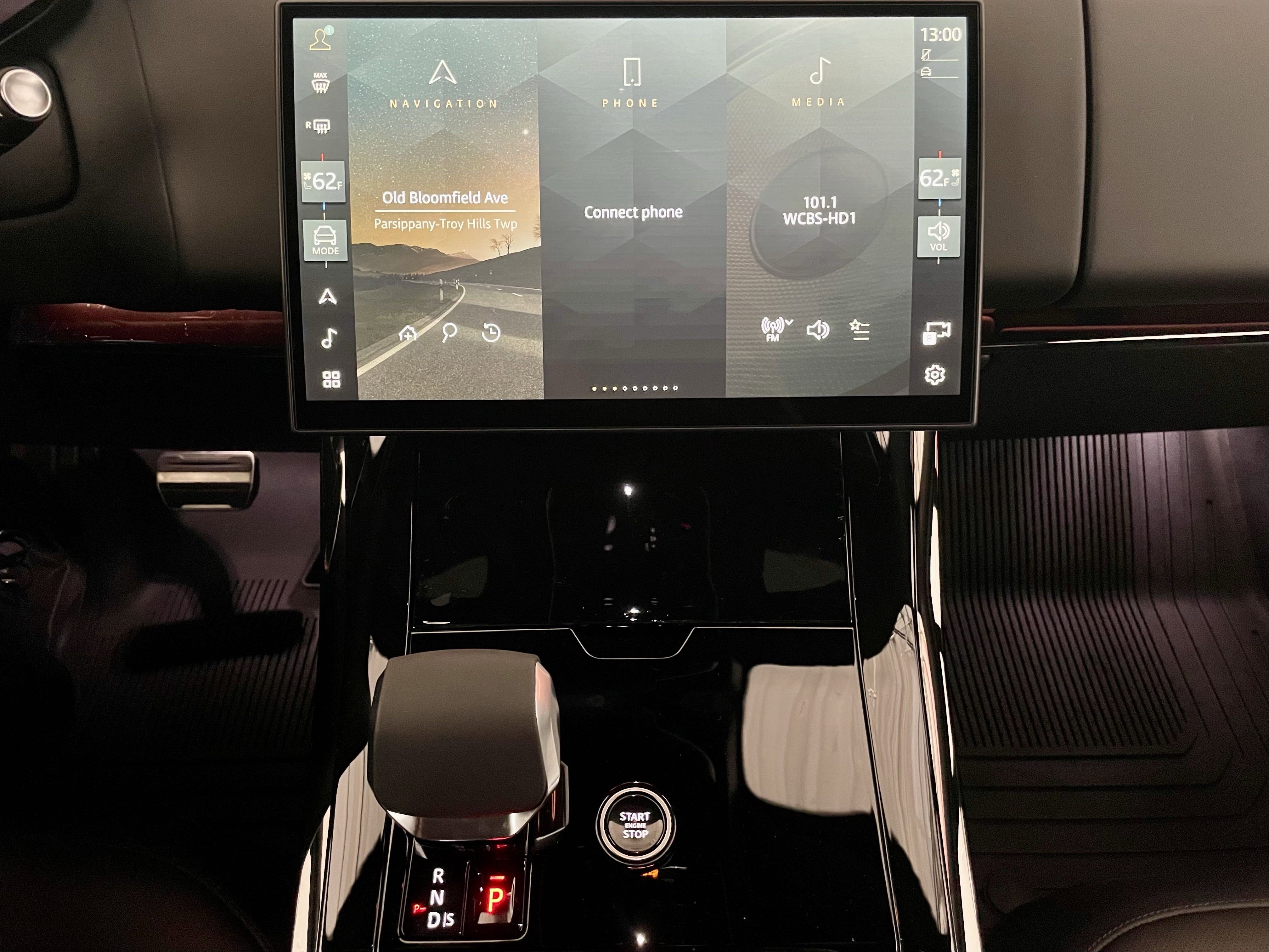 New 2025 Land Rover Range Rover Sport SE image 19