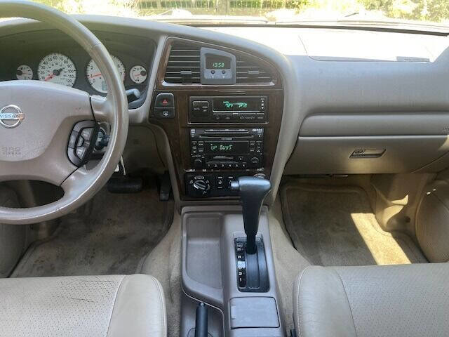 Used 2002 Nissan Pathfinder LE image 11