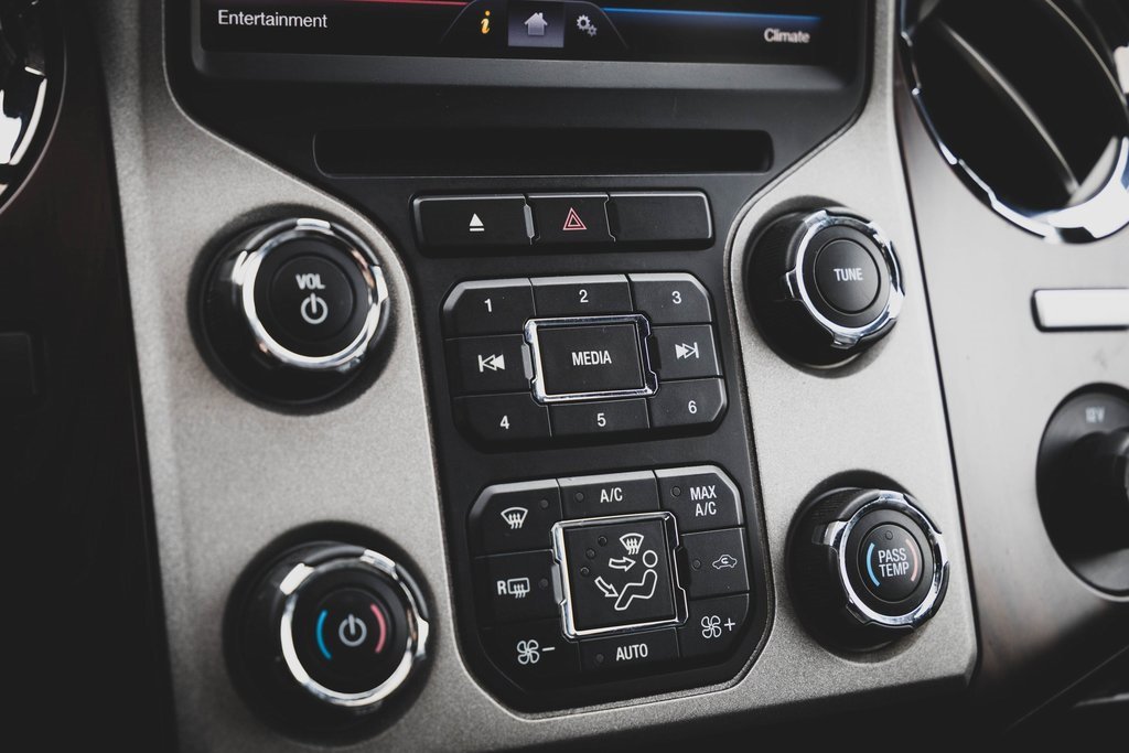 Used 2015 Ford F350 Lariat w/ Lariat Ultimate Package image 18