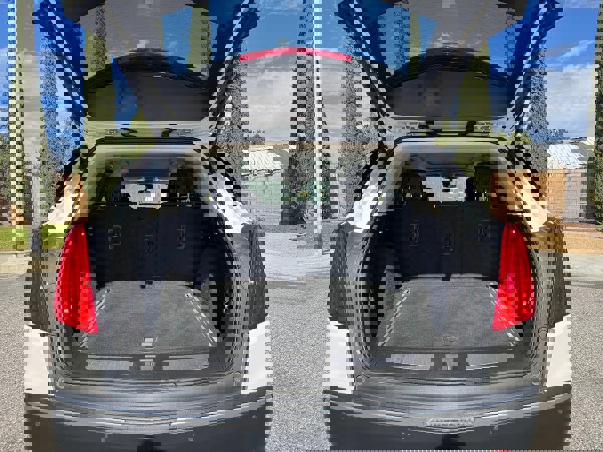 Used 2018 Cadillac XT5 Luxury w/ Driver Awareness Package image 21