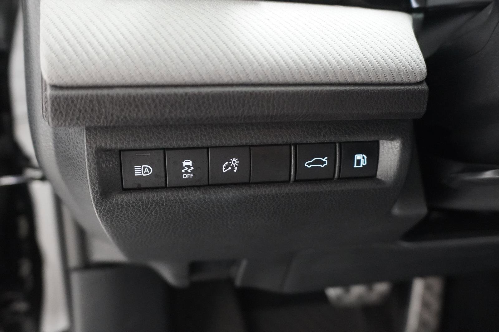 Used 2025 Toyota Camry SE FWD image 16