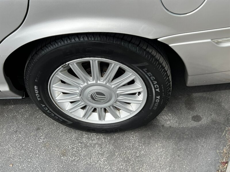 Used 2009 Mercury Grand Marquis LS RWD image 12