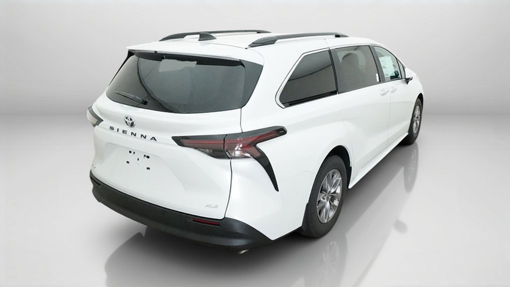 New 2026 Toyota Sienna XLE FWD image 11