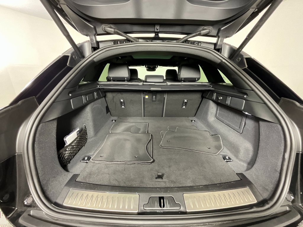 Used 2026 Land Rover Range Rover Velar Dynamic SE image 27
