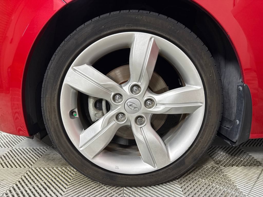 Used 2013 Hyundai Veloster FWD image 18