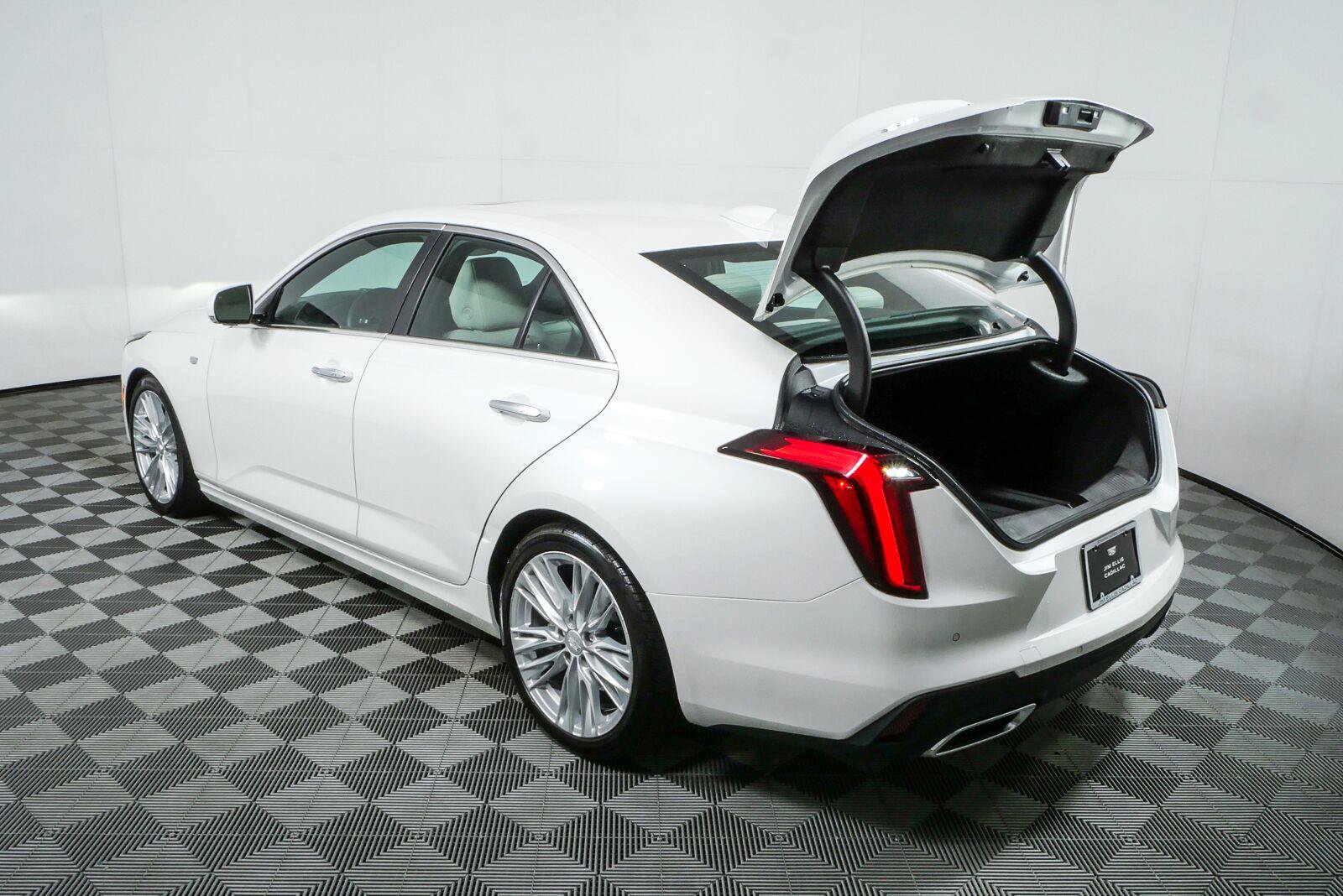 Used 2021 Cadillac CT4 Premium Luxury RWD image 33