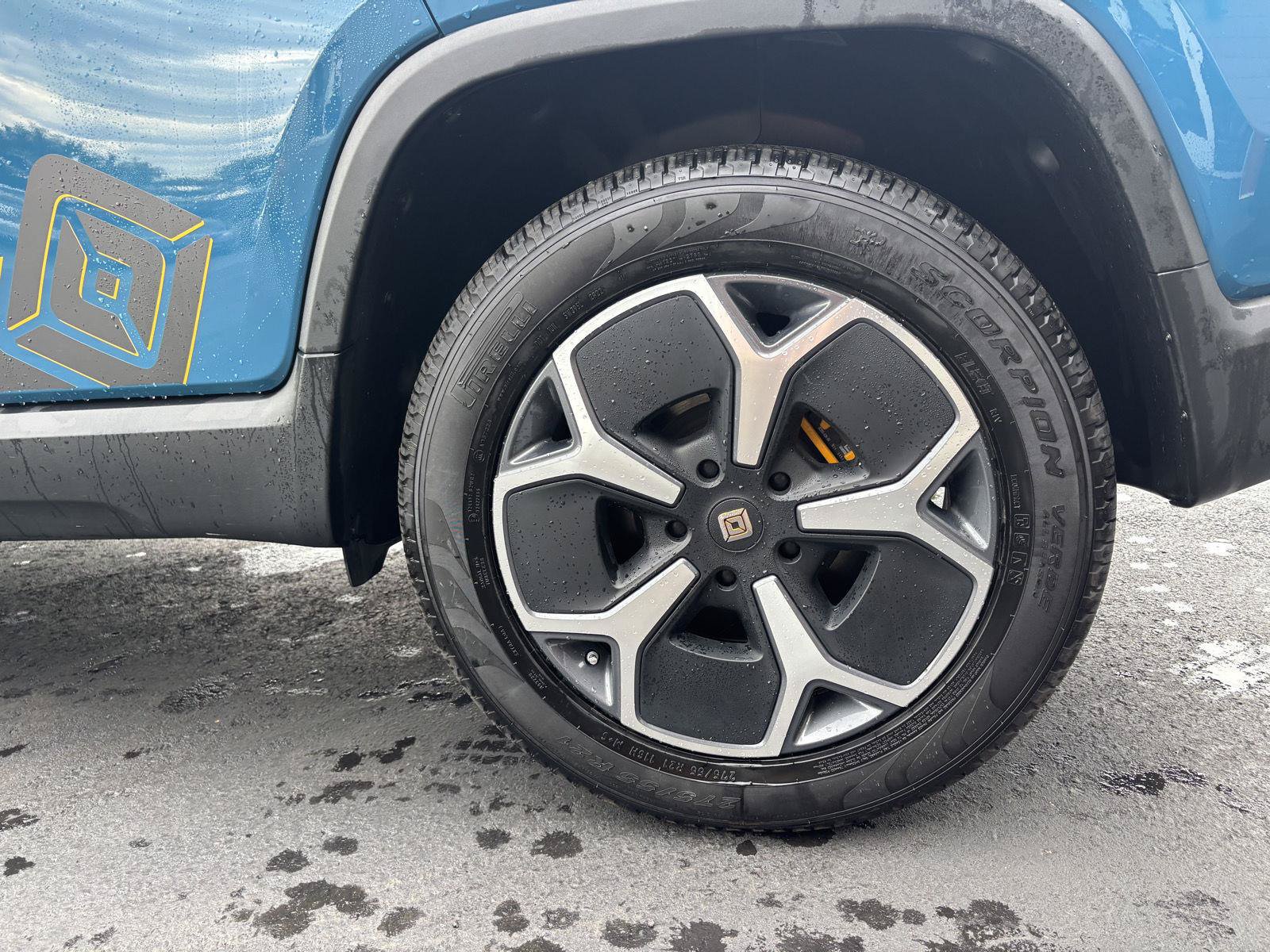 Used 2022 Rivian R1T Adventure AWD/4WD image 12