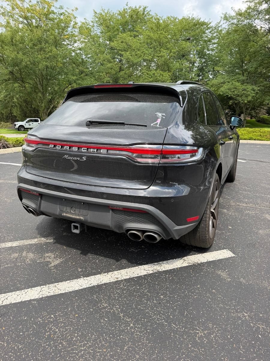 Used 2023 Porsche Macan S AWD/4WD image 3