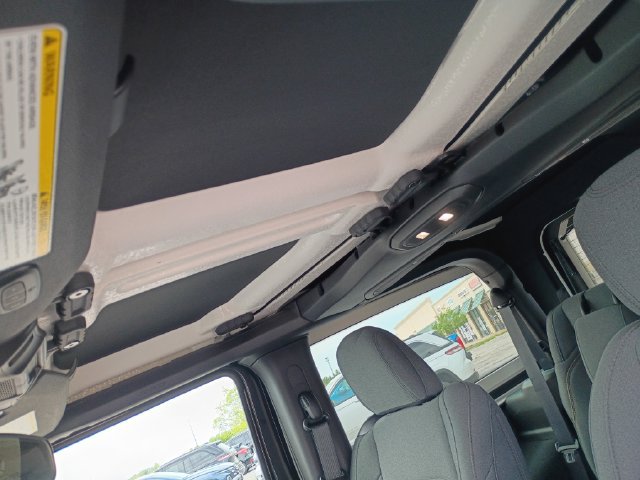 New 2026 Jeep Wrangler Sport AWD/4WD image 18