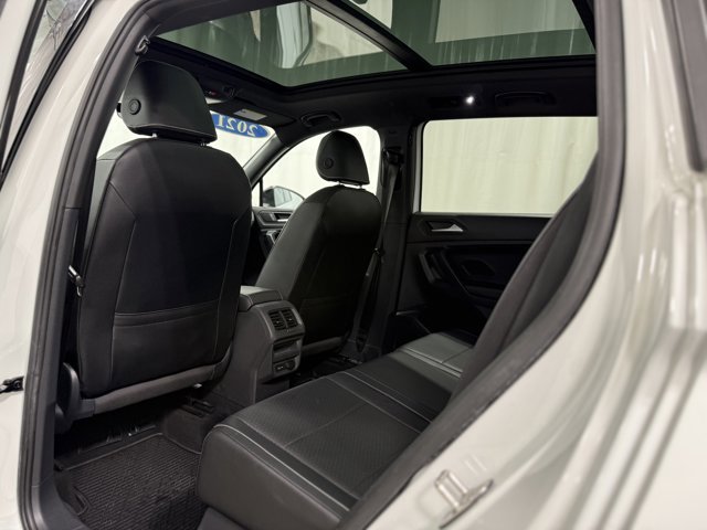 Used 2021 Volkswagen Tiguan SE R-Line AWD/4WD image 26