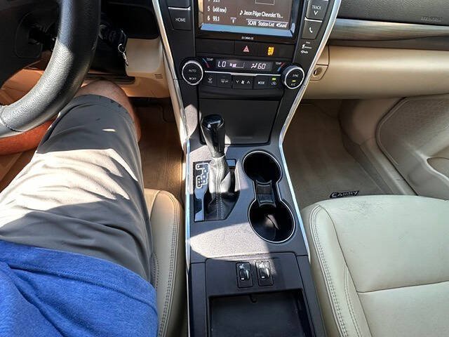 Used 2016 Toyota Camry XLE FWD image 17