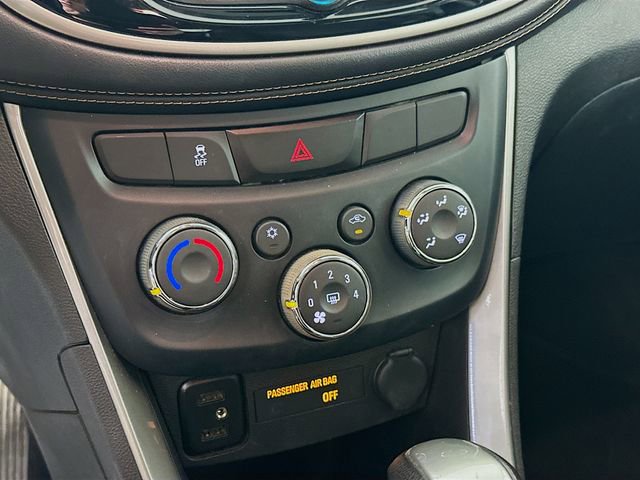 Used 2018 Chevrolet Trax LT w/ Sun & Sound Package image 15