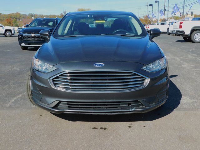 Used 2020 Ford Fusion SE image 3