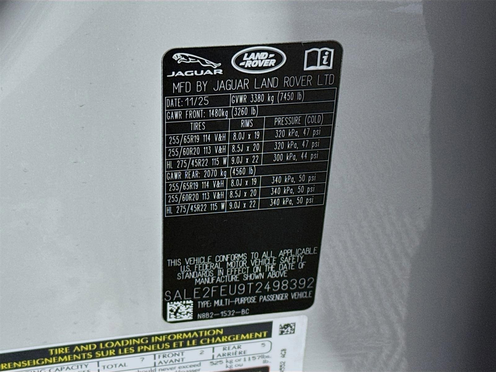 Used 2026 Land Rover Defender 130 X-Dynamic SE AWD/4WD image 34