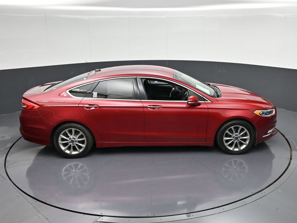 Used 2017 Ford Fusion SE w/ Fusion SE Technology Package FWD image 25