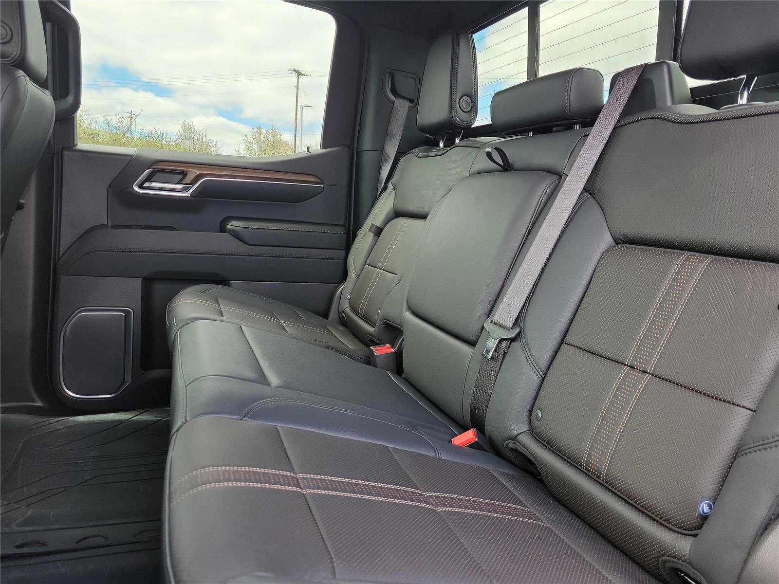 Used 2024 Chevrolet Silverado 1500 High Country w/ High Country Premium Package image 11