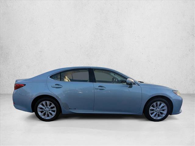 Used 2013 Lexus ES 300h image 4