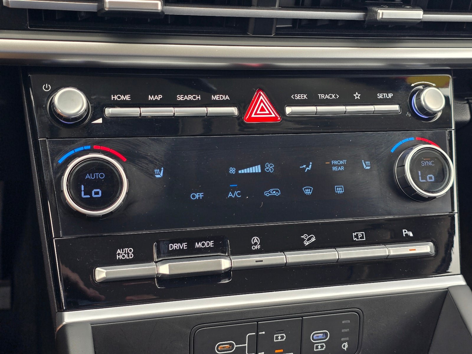 Certified 2026 Hyundai Santa Fe SEL FWD image 19