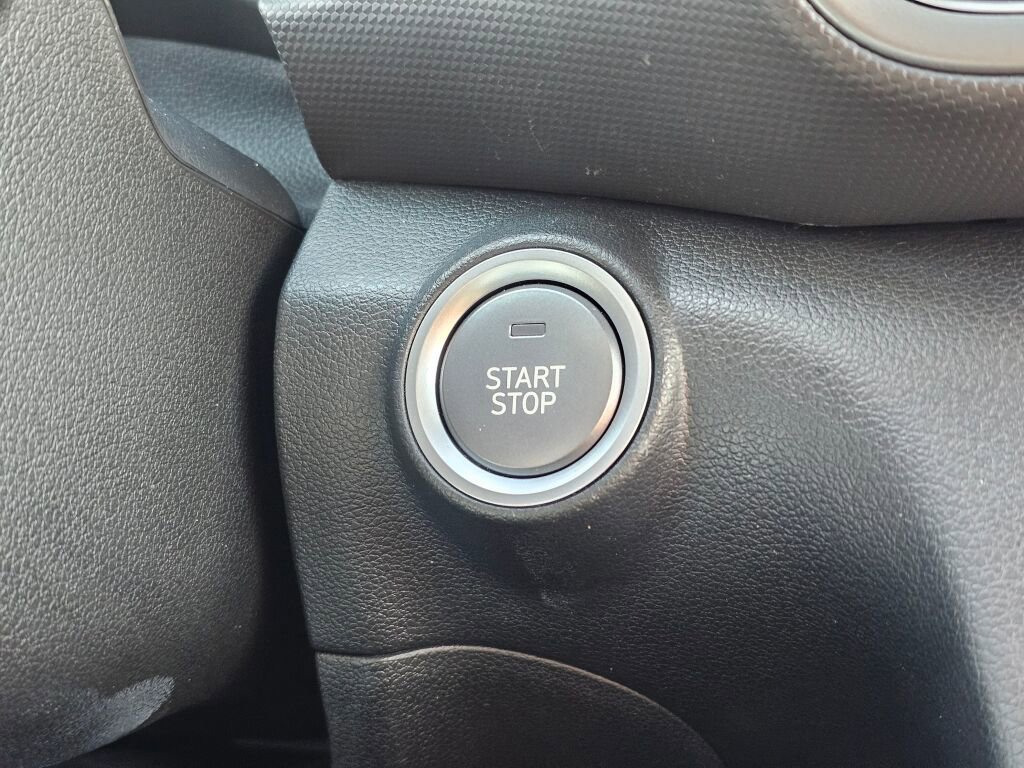 Used 2023 Hyundai Kona SE image 16