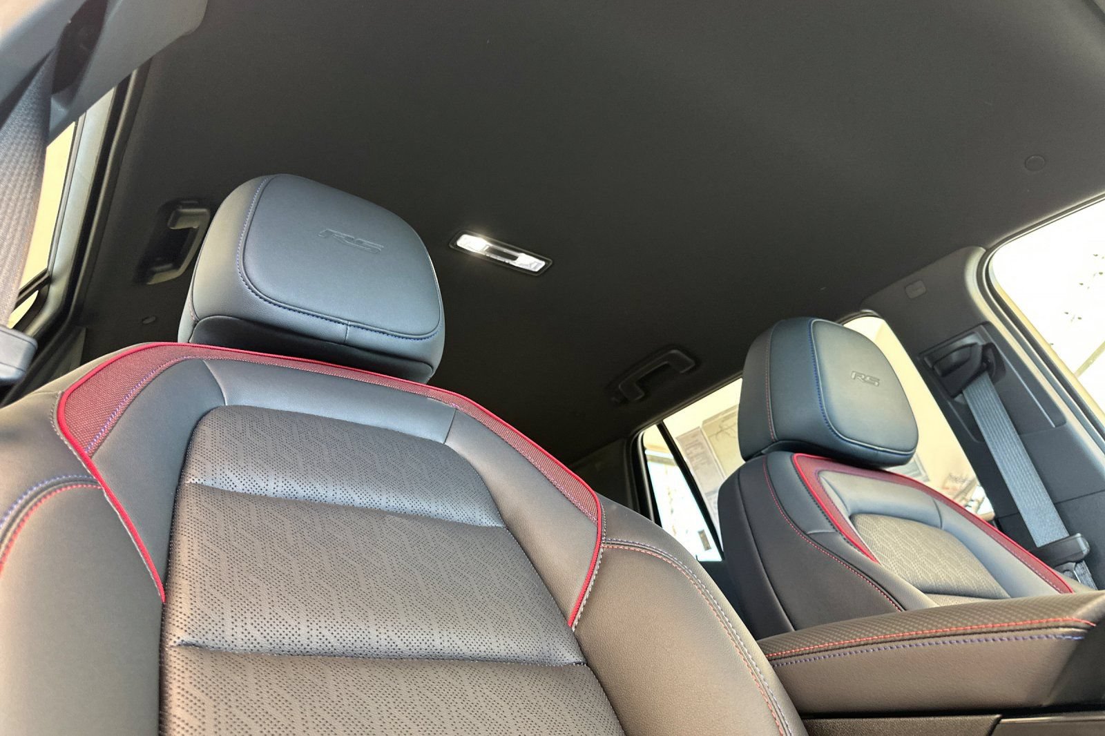 New 2026 Chevrolet Equinox RS w/ Convenience Package III AWD/4WD image 18