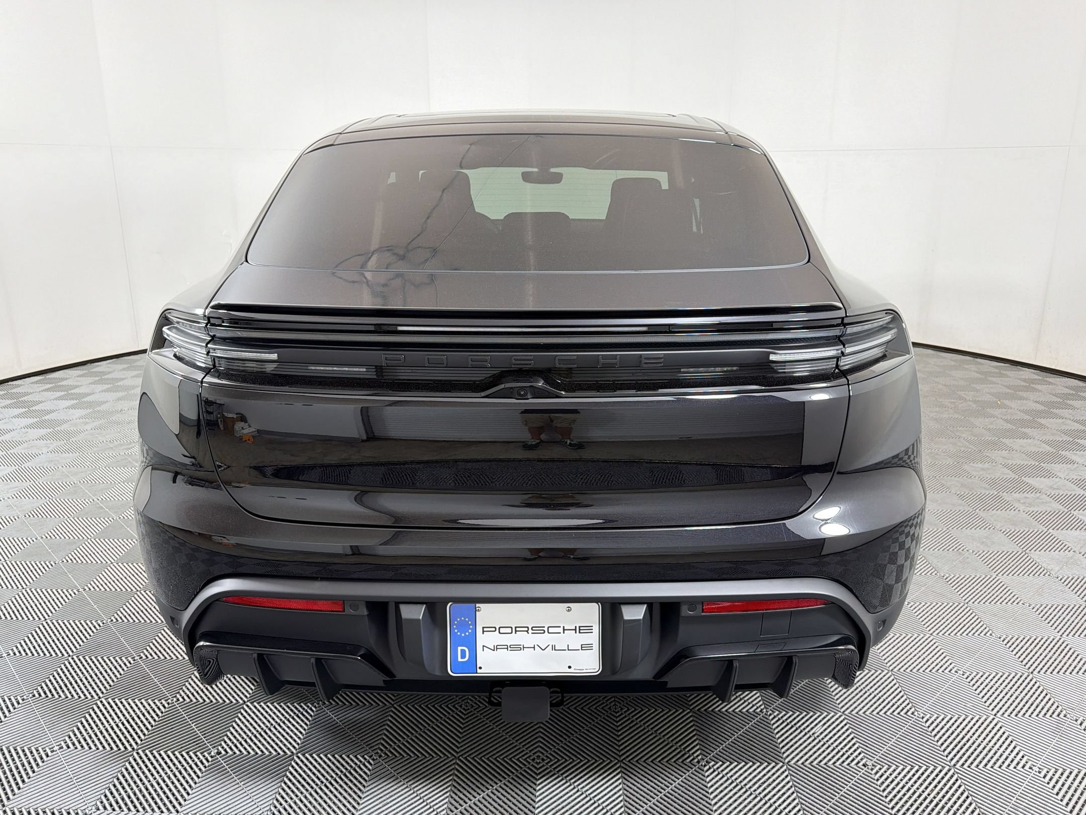 Certified 2026 Porsche Macan GTS Electric AWD/4WD image 11