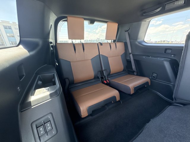 New 2026 Lexus GX 550 w/ Accessory Package (ZB) AWD/4WD image 24