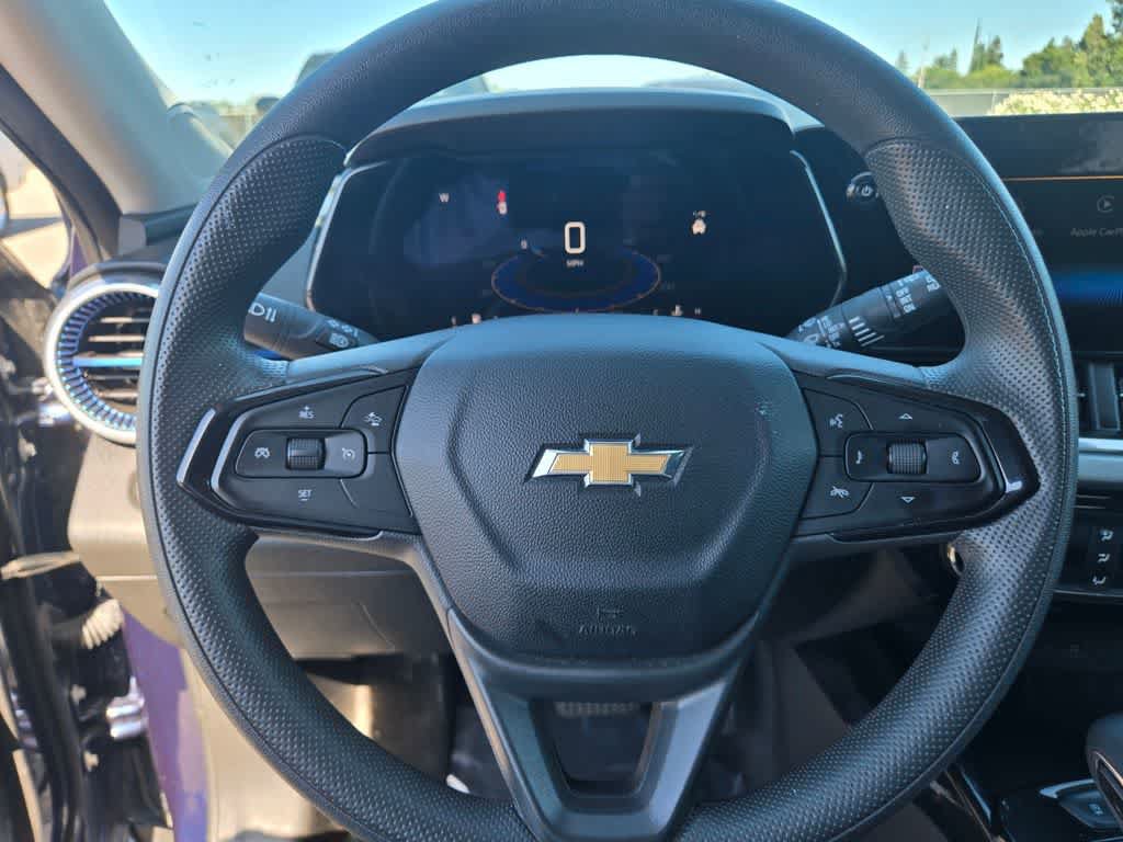 Used 2024 Chevrolet Trax LT FWD image 22