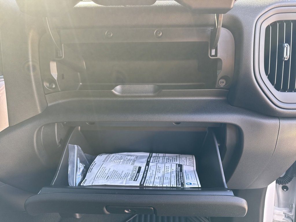 Used 2025 Chevrolet Silverado 1500 Custom image 27