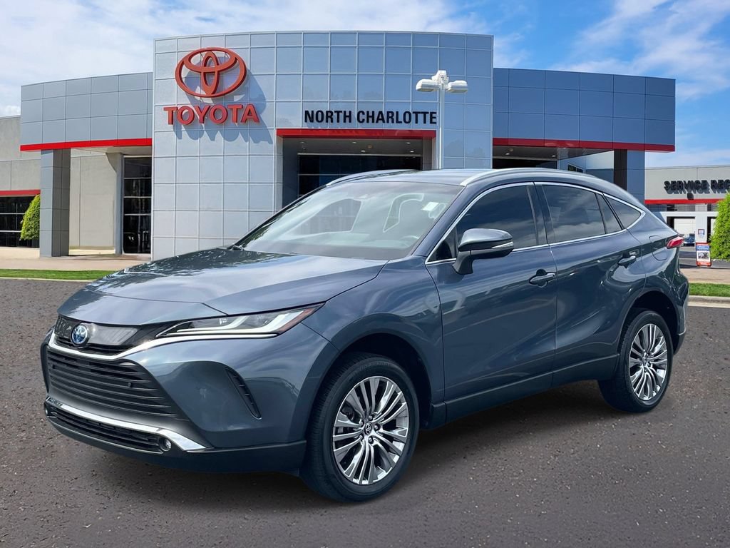 Used 2024 Toyota Venza XLE AWD/4WD image 5