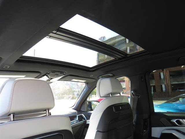 Used 2025 BMW X5 M60i w/ Executive Package image 22