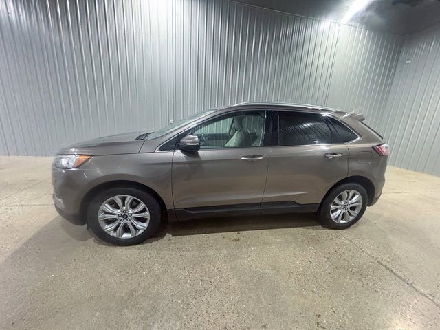 Used 2019 Ford Edge Titanium w/ Cold Weather Package image 2