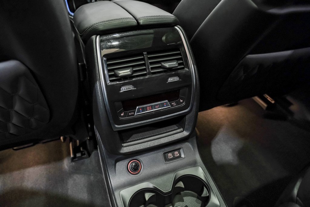 Used 2024 BMW ALPINA XB7 image 44