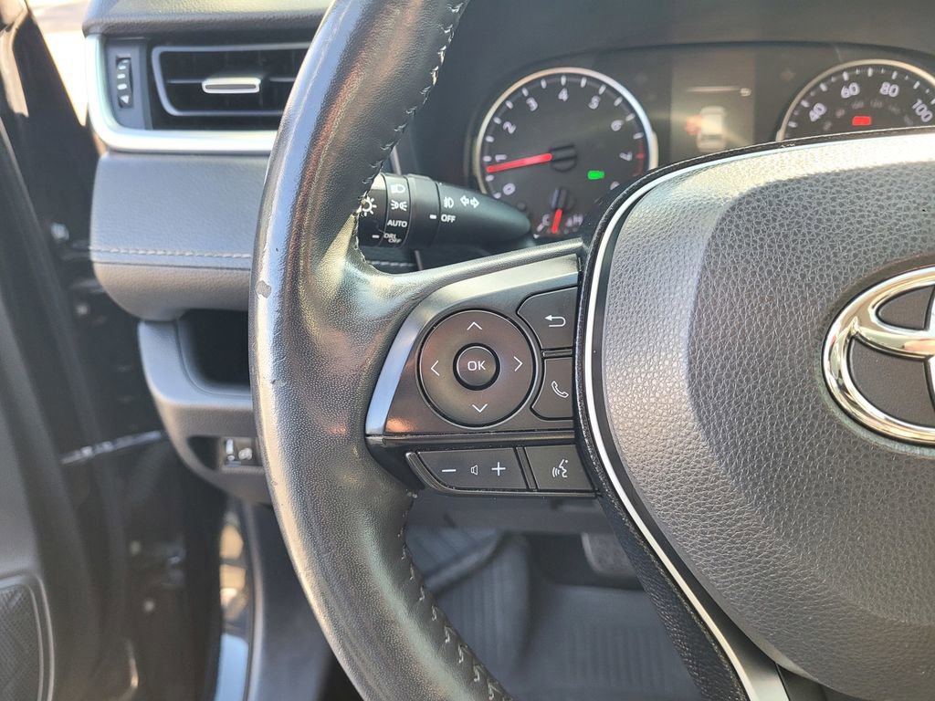 Used 2020 Toyota RAV4 XLE Premium image 22