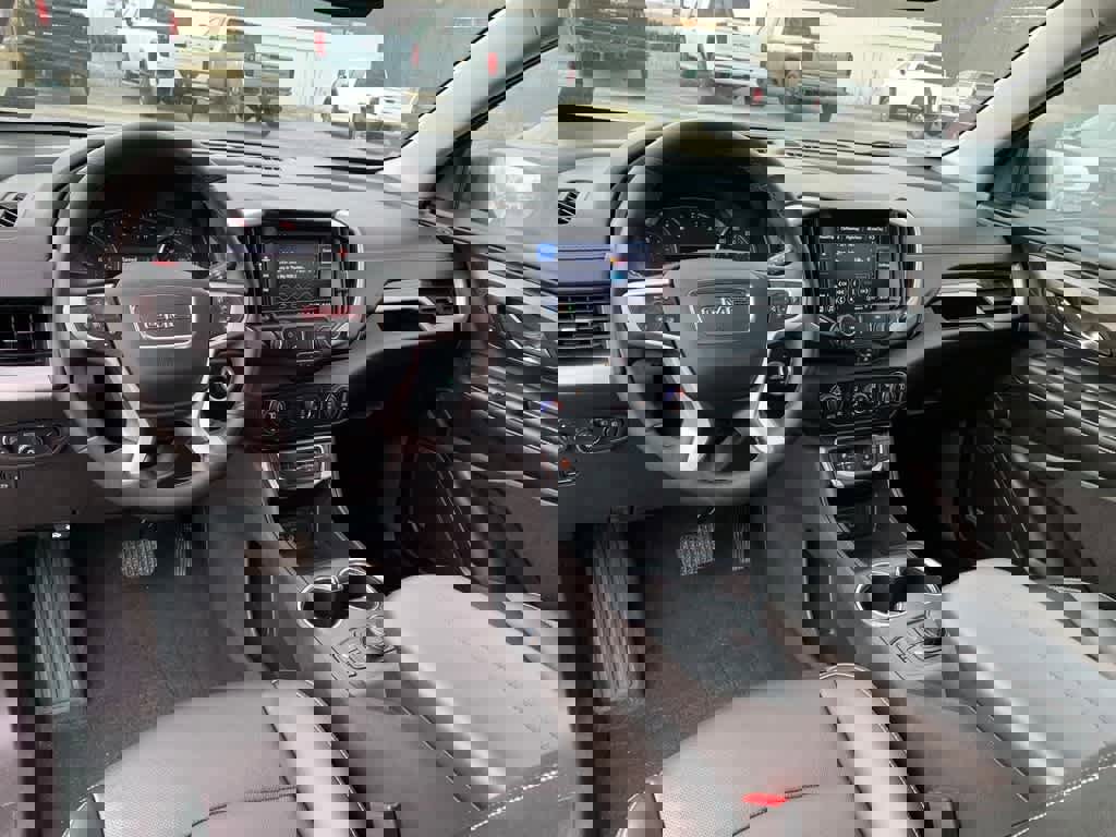 Used 2024 GMC Terrain SLT w/ Infotainment Package II AWD/4WD image 15