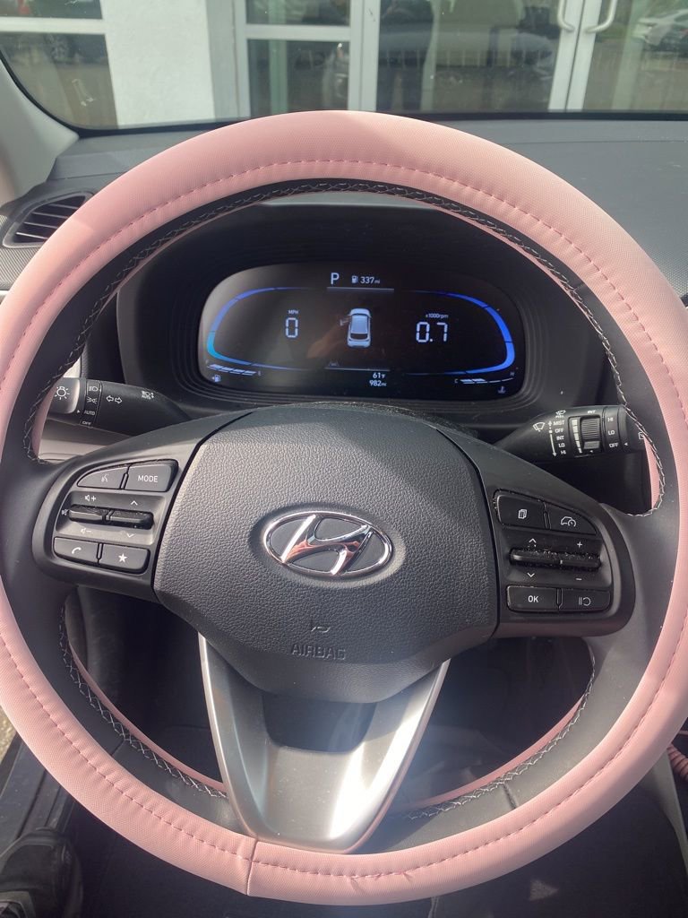 Certified 2026 Hyundai Venue SEL FWD image 6