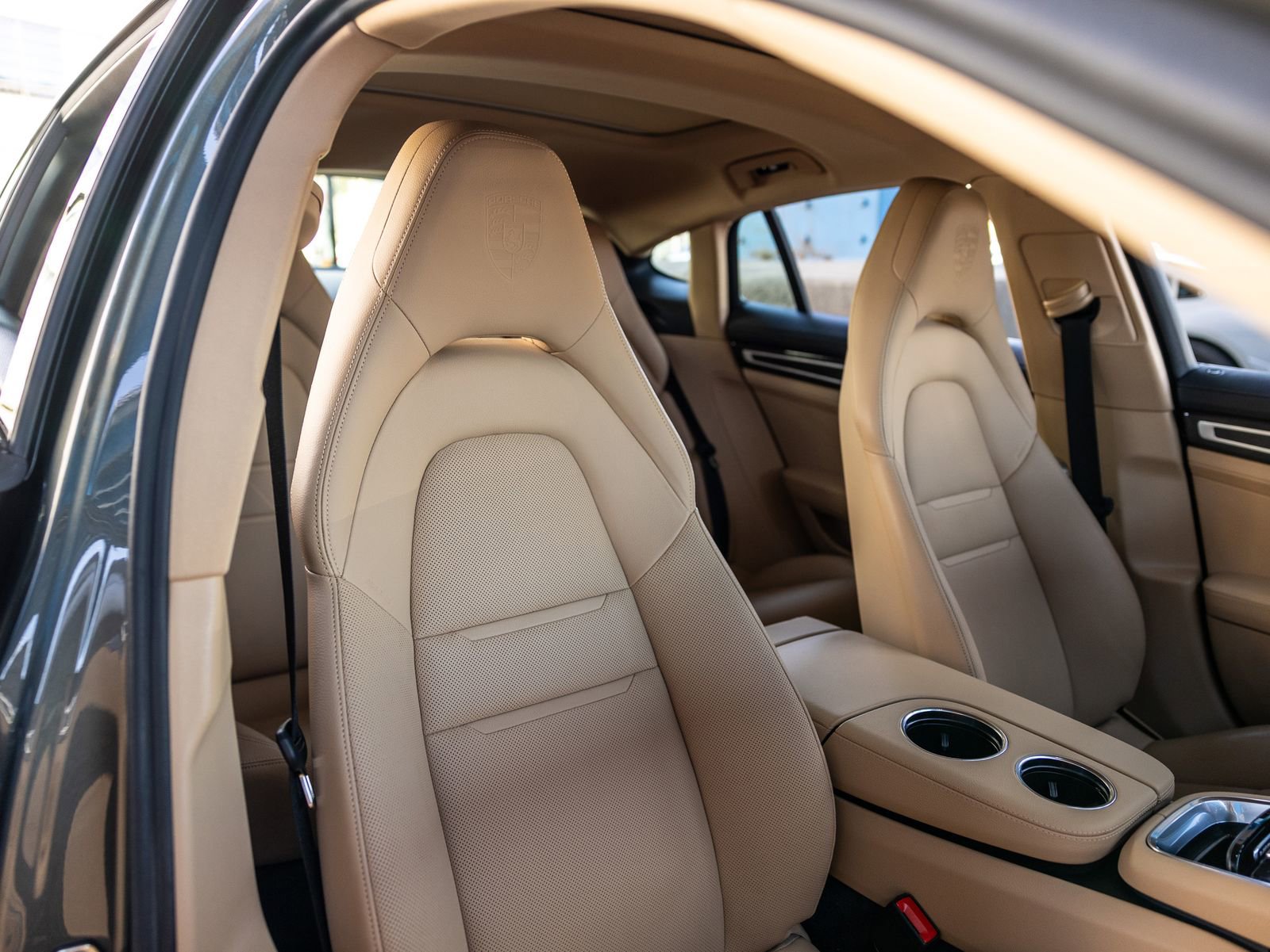 Certified 2023 Porsche Panamera Platinum Edition image 34