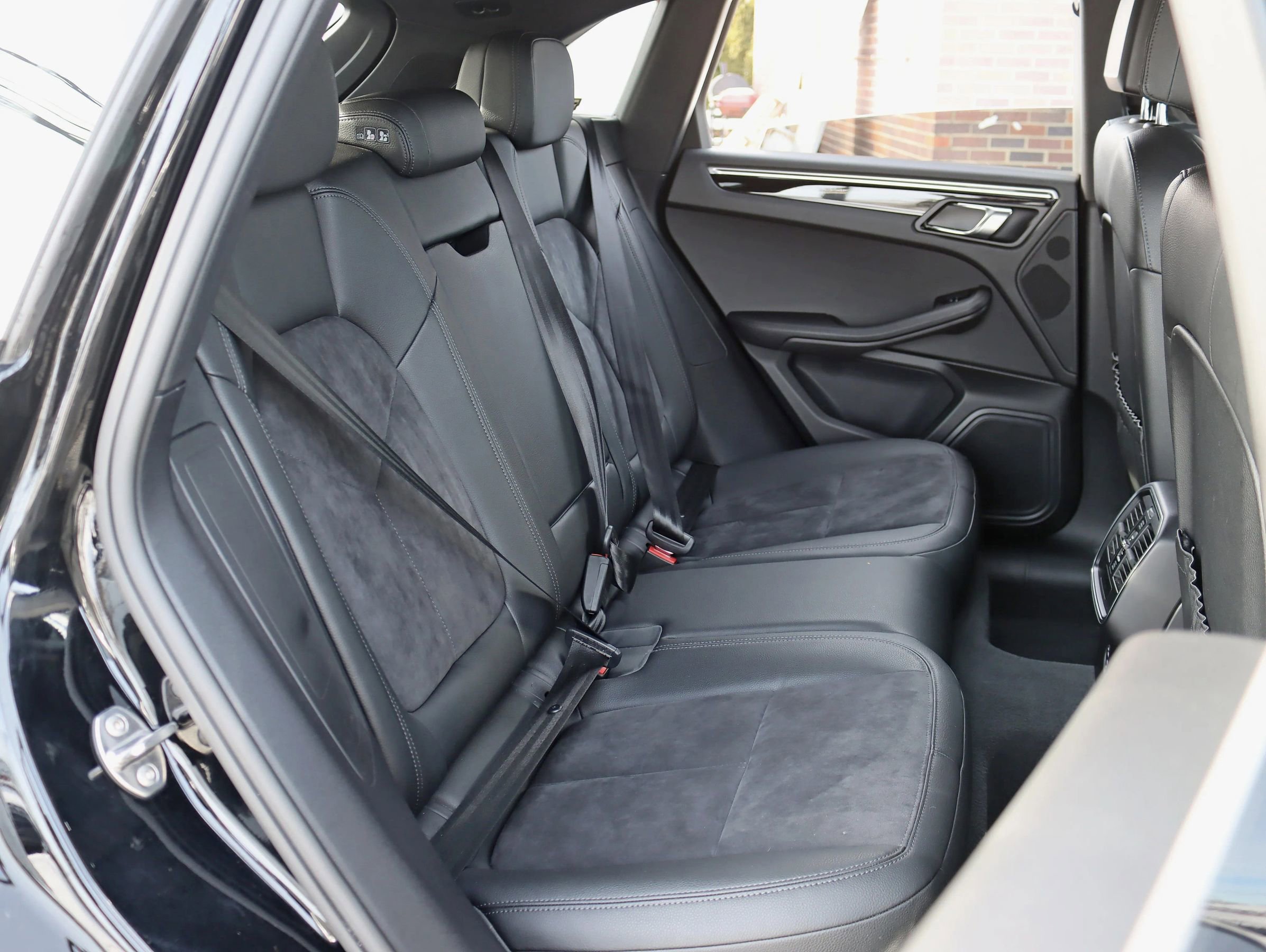 Used 2020 Porsche Macan Sport Edition image 26