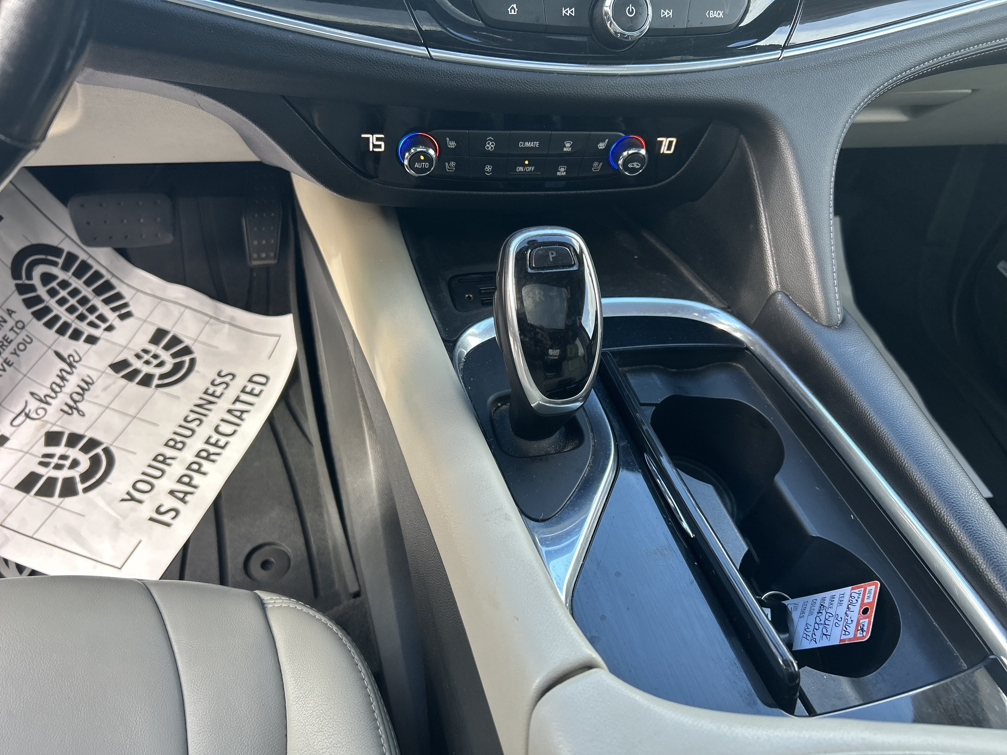 Used 2020 Buick Enclave Premium w/ Sun and Sites Package AWD/4WD image 24