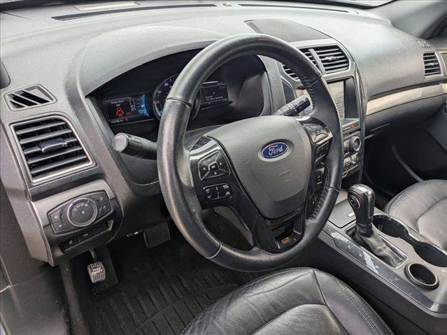 Used 2018 Ford Explorer XLT w/ Equipment Group 202A FWD image 10