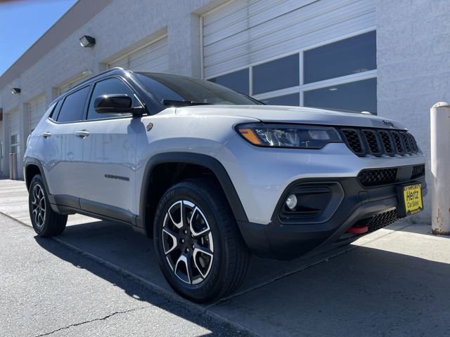 Used 2024 Jeep Compass Trailhawk AWD/4WD image 10