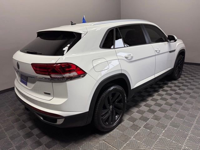 Used 2022 Volkswagen Atlas Cross Sport SE image 8