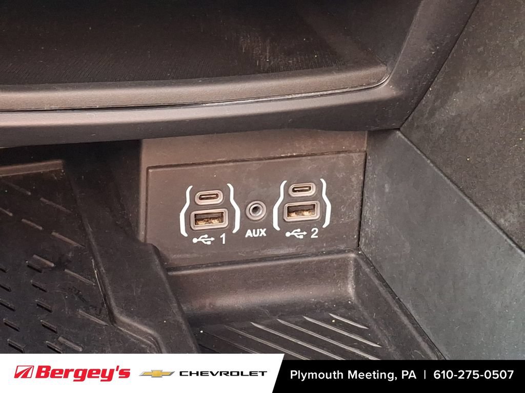 Used 2025 Chrysler Pacifica Limited FWD image 30