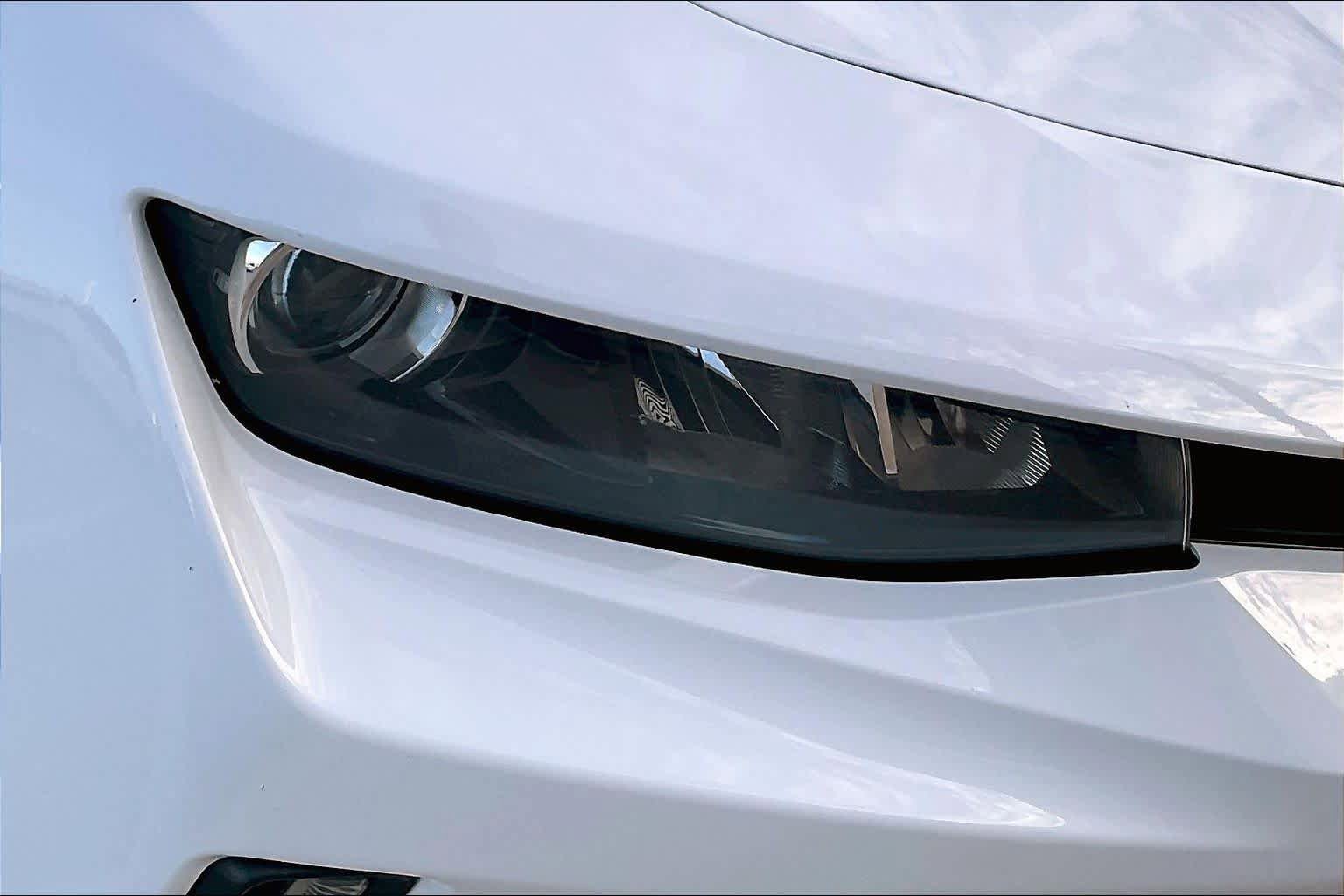 Used 2018 Chevrolet Camaro LT RWD image 27